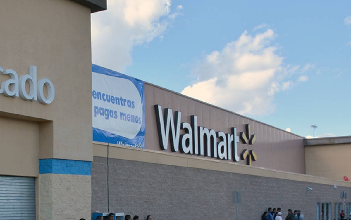 Abaten a hombre que hirió a empleada de Walmart en EU