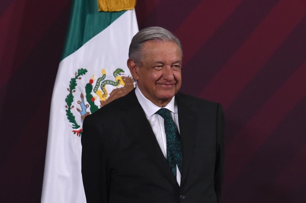 AMLO aseguró que ayudaría a Pemex a pagar su deuda si hiciera falta