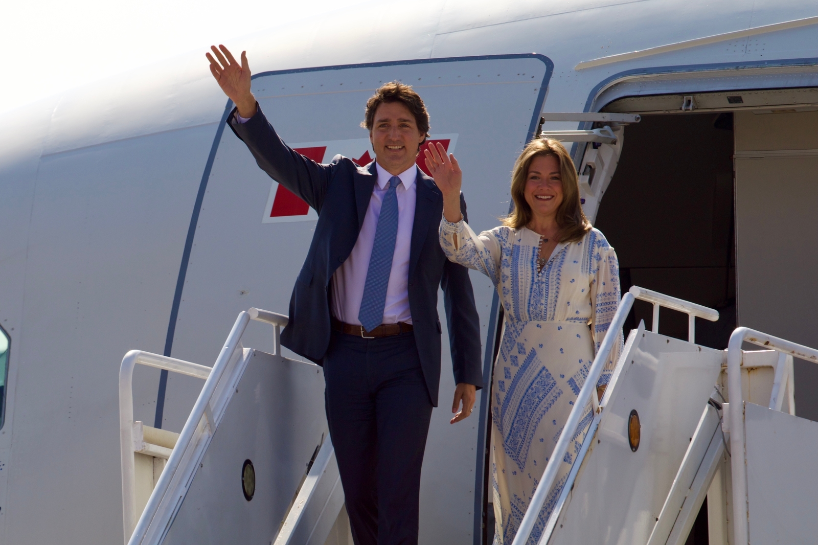 Justin Trudeau aterriza en el AIFA; AMLO, Gutiérrez Müller y Ebrard lo reciben