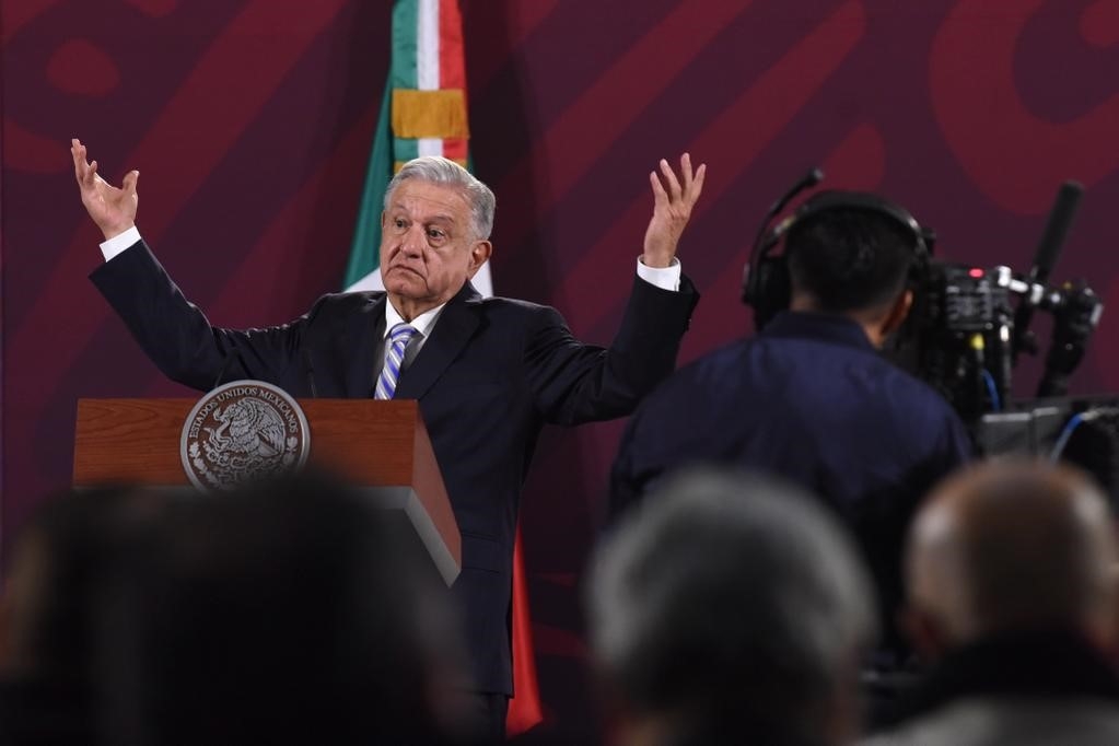 AMLO anticipa salida de Mejía Berdeja: busca ser candidato de otro partido al gobierno de Coahuila