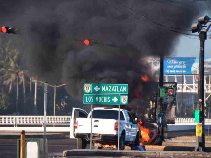 Violencia en Culiacán deja 7 policías heridos e intento de fuga en penal de Aguaruto