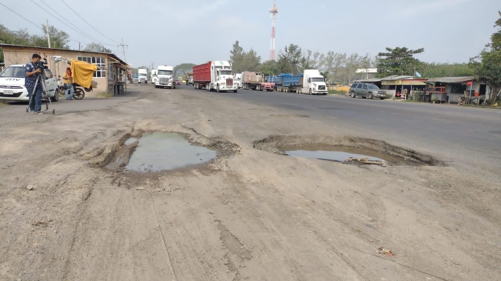 Falta mantenimiento a carretera federal Santa Fe-Paso del Toro