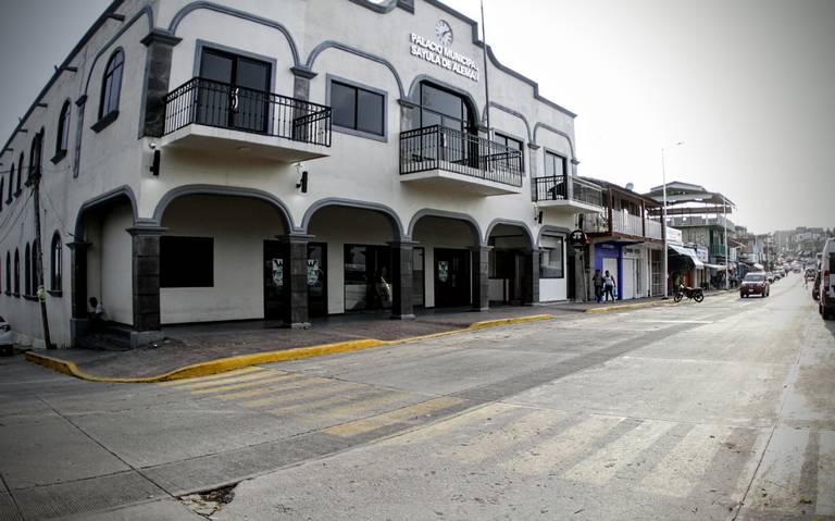 «No se labora por falta de pago»: trabajadores del ayuntamiento de Sayula en paro de brazos caídos