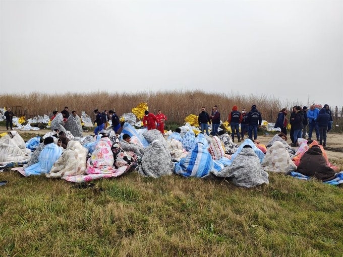 Más de 60 personas mueren en el naufragio de un barco que llevaba 200 migrantes cerca de Italia