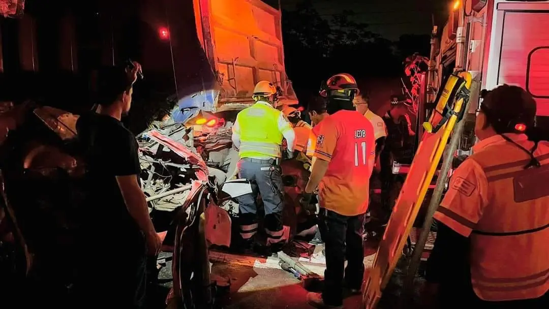 Joss quedó atrapada en su auto por 3 horas; sobrevivió a trágica carambola en Veracruz