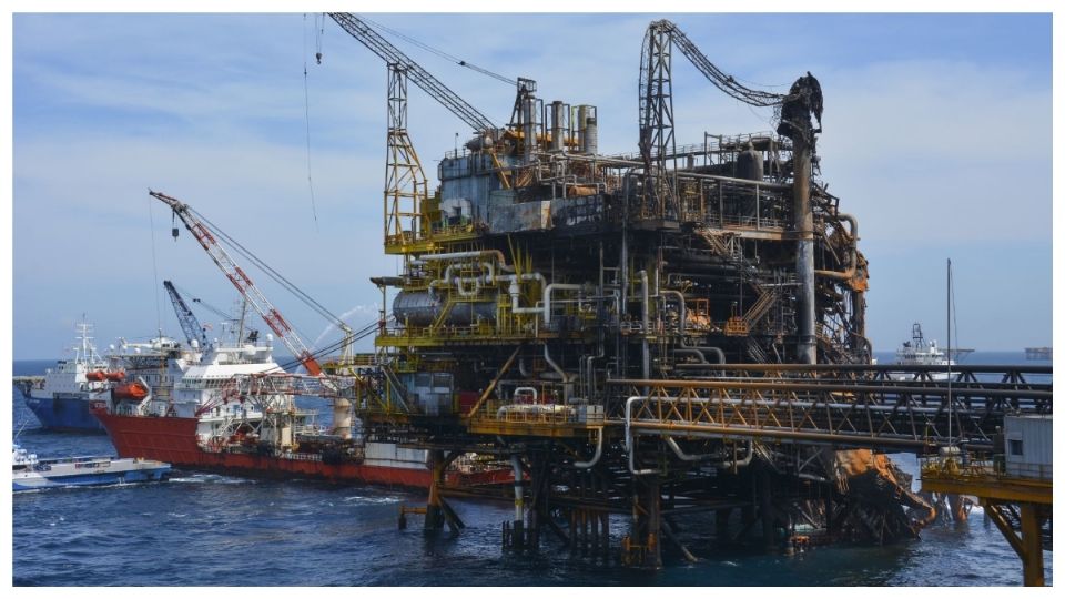 Semar frena 35% de ataques de piratas a plataformas de Pemex