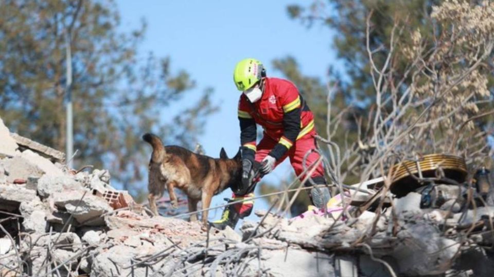 El equipo mexicano en Turquía inicia los rescates en las zonas afectadas por el terremoto