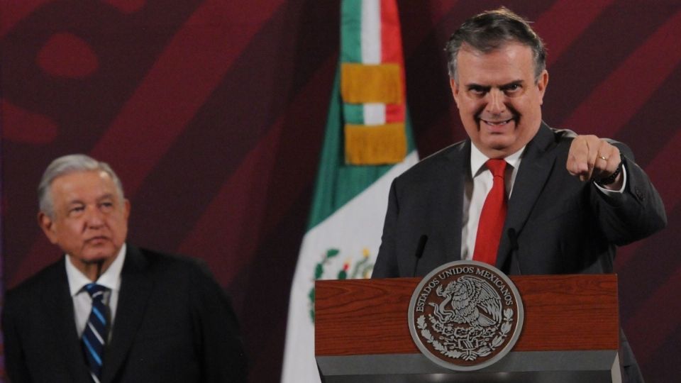 AMLO y Marcelo Ebrard chocan con Martha Bárcena por «Quédate en México»