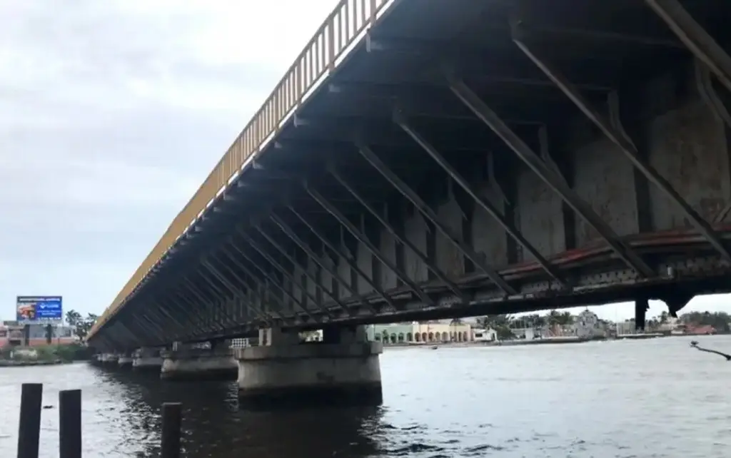 Puente vehicular de Boca del Río es funcional, pero ya no es suficiente: Colegio de Ingenieros Civiles