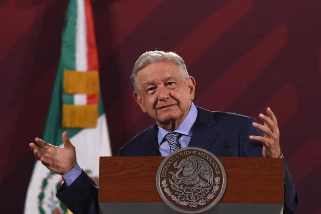 AMLO tunde al secretario ejecutivo del INE, Edmundo Jacobo: «quiere empleo vitalicio»