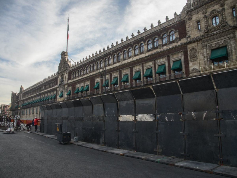 Palacio Nacional y otros edificios blindados por la marcha del 8M en CDMX