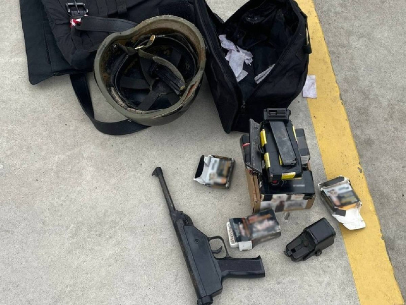 Detienen a estadunidense que pretendía ingresar a México con un arma, cargadores y cartuchos