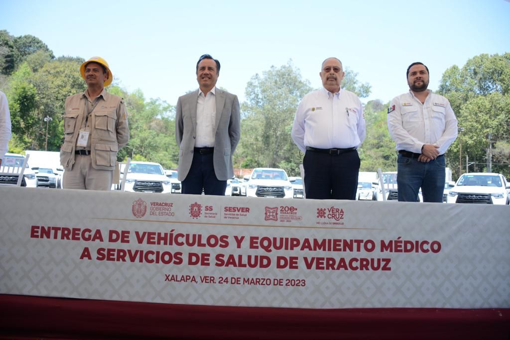 Entregan a Secretaria de Salud equipo para combatir al dengue y para vacunación universal