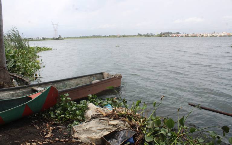 Invadieron laguna Olmeca pero la limpian todos los días, aseguran habitantes