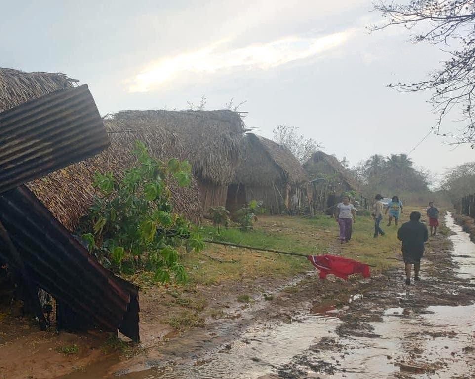 SPC reporta 32 viviendas afectadas por lluvia, viento y granizo en San Juan Evangelista