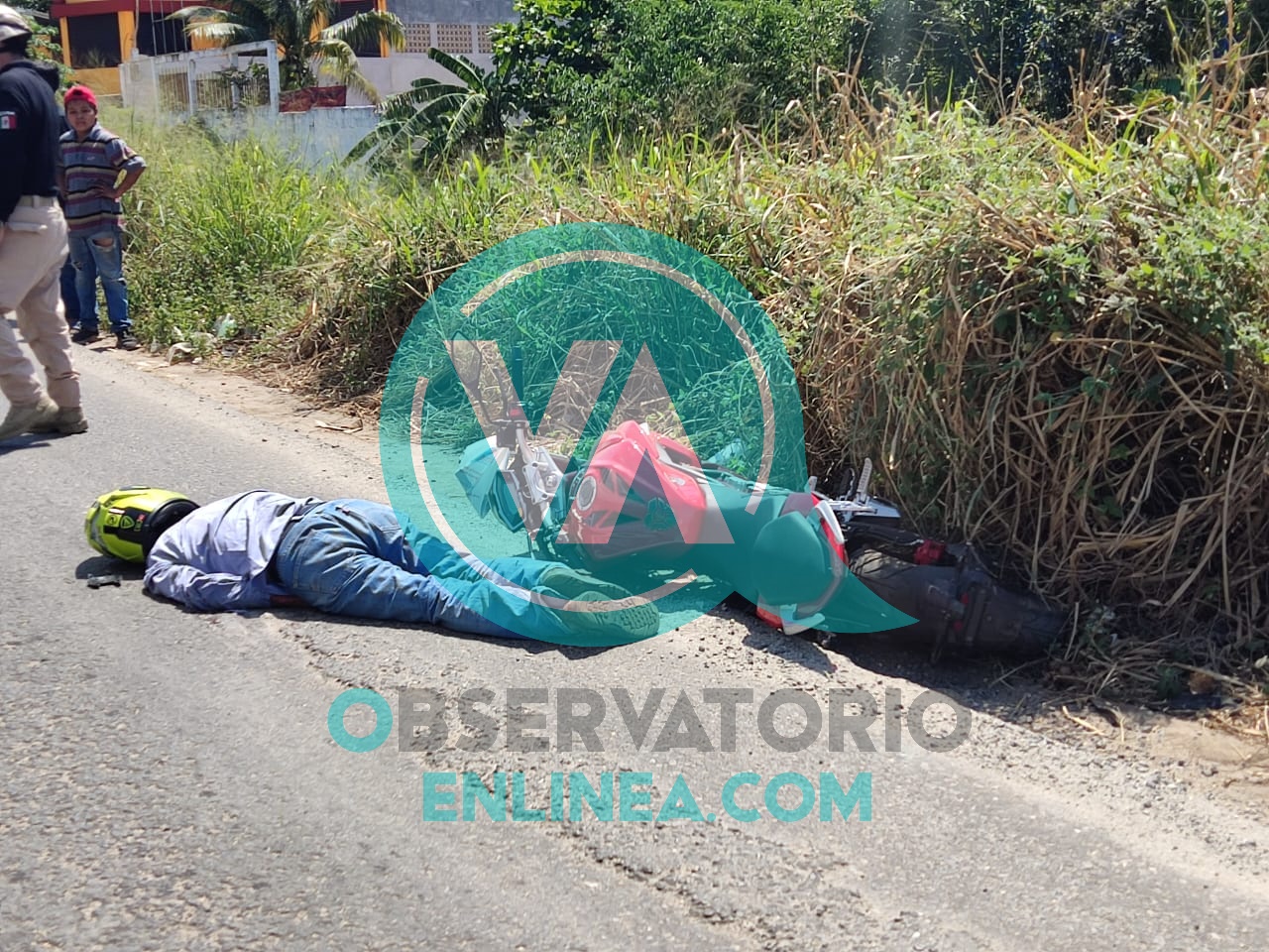 Viernes trágico; Motociclista pierde la vida al ser aplastado por una unidad pesada.