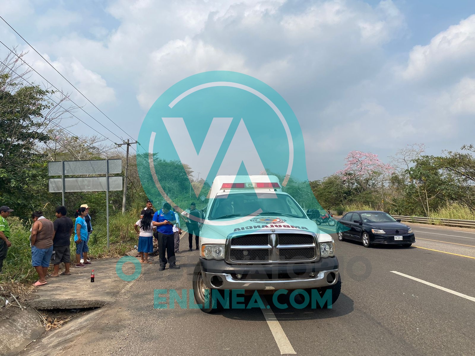 Estudiantes del Cbtis #48 sufren fuerte accidente automovilístico cerca de Francisco I. Madero.