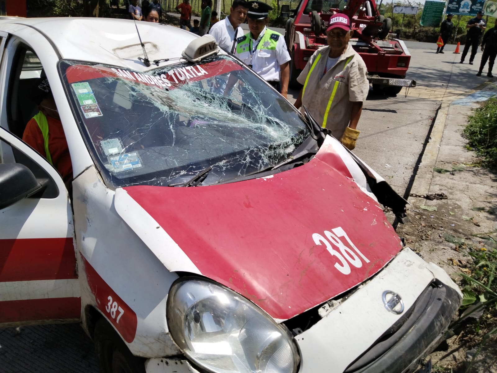 Se accidenta taxista en colonia Laguna Encantada