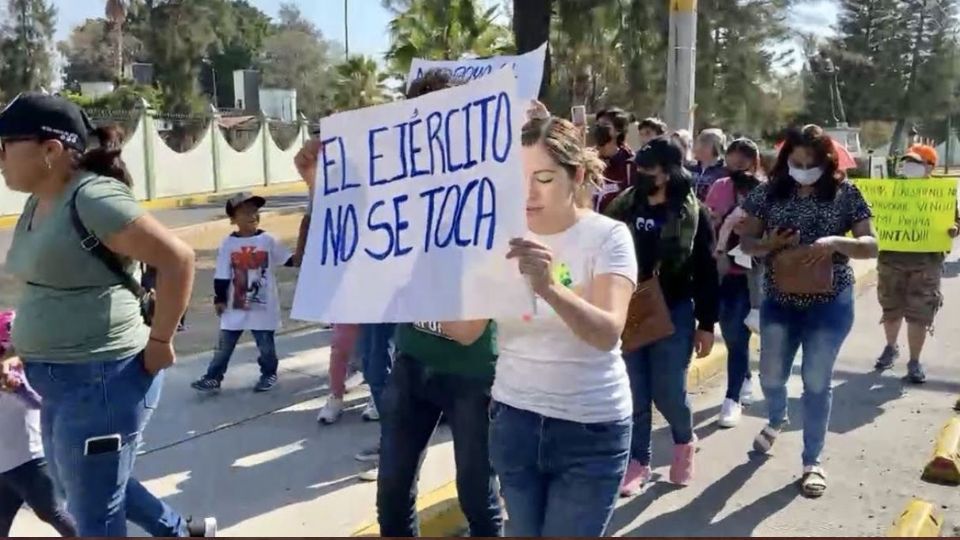 AMLO sobre la marcha por los militares detenidos: «El gobierno no aceptará chantajes ni presiones»