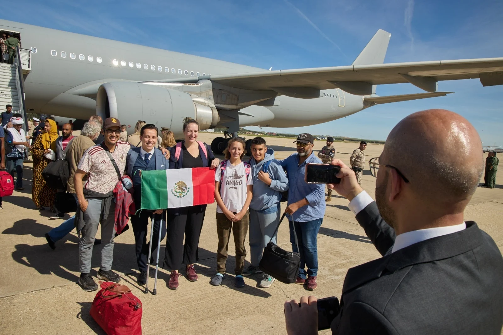 Llegan a España 72 personas evacuadas de Sudán; entre ellas cinco mexicanos