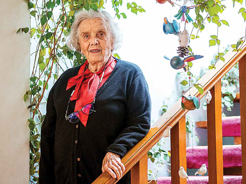 Senado galardona a Elena Poniatowska con Medalla de Honor Belisario Domínguez 2022