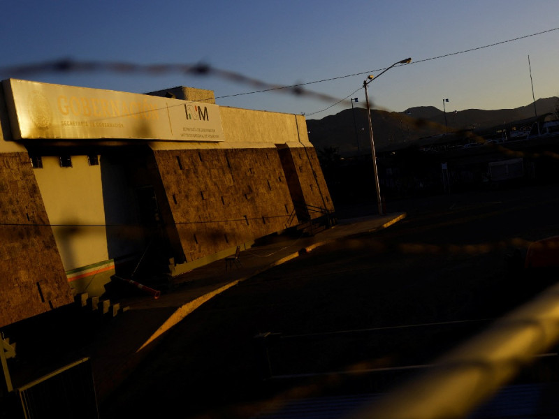 Juez gira órdenes de captura contra funcionarios del INM por muerte de migrantes en Juárez