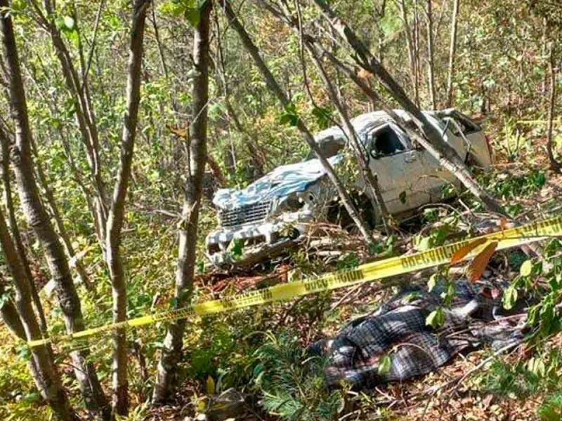 Familia cae a barranco en la sierra de Chihuahua; mu3ren dos mujeres