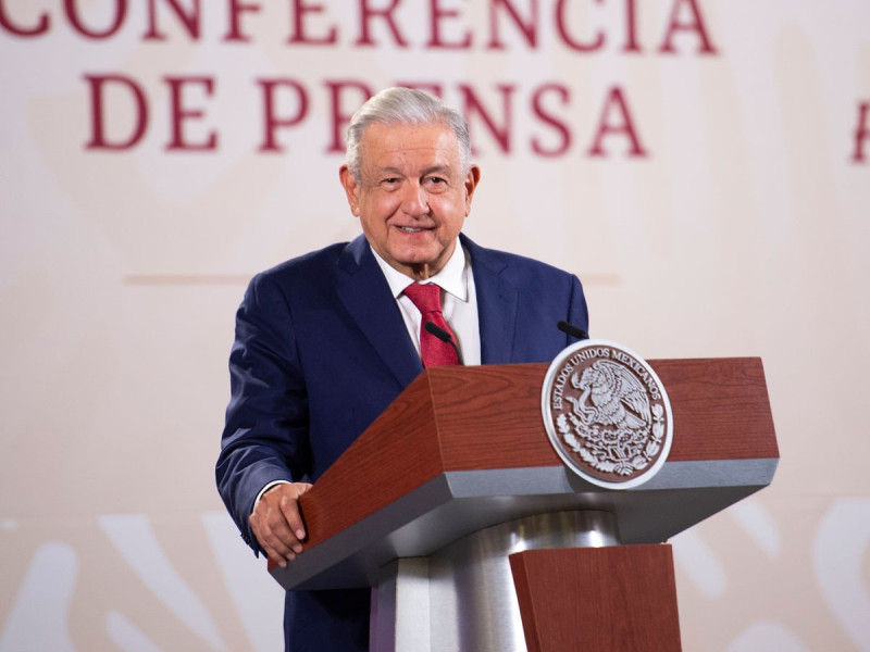 López Obrador dice que Lilly Téllez, Germán Martínez y otros personajes lo traicionaron