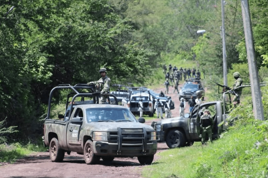 Enfrentamiento entre el CJNG y militares en Michoacán deja al menos siete muertos