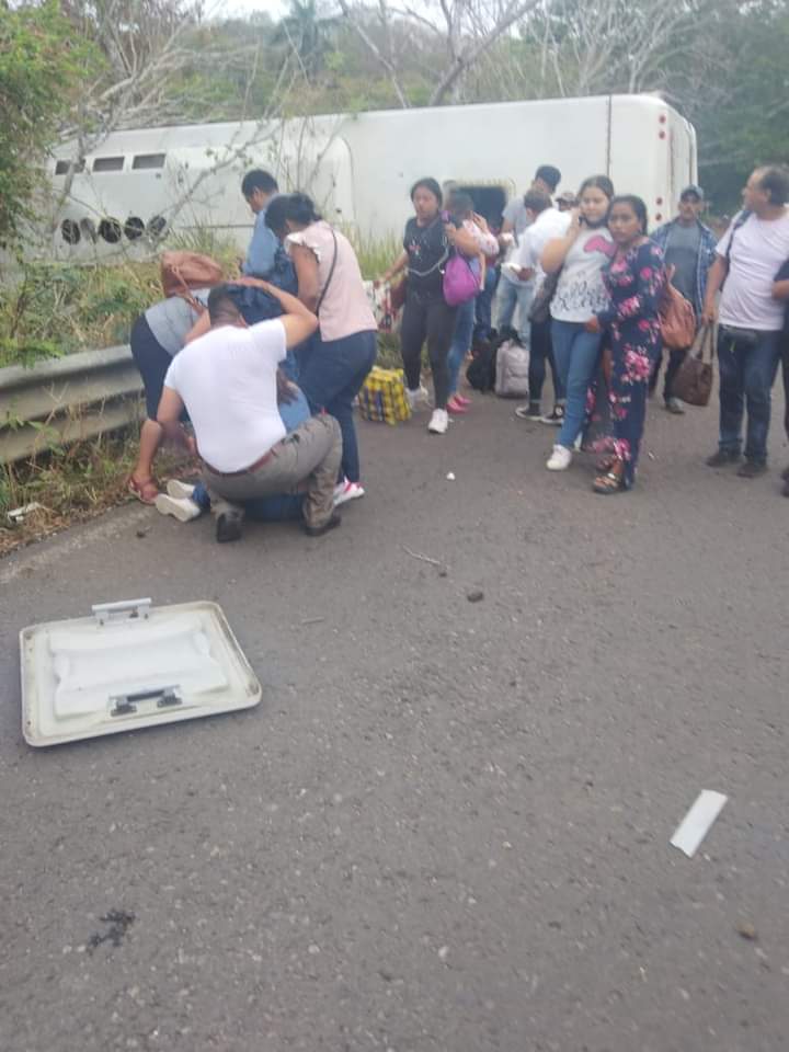 🚨Un muerto y 28 lesionados tras volcadura de Sotavento.