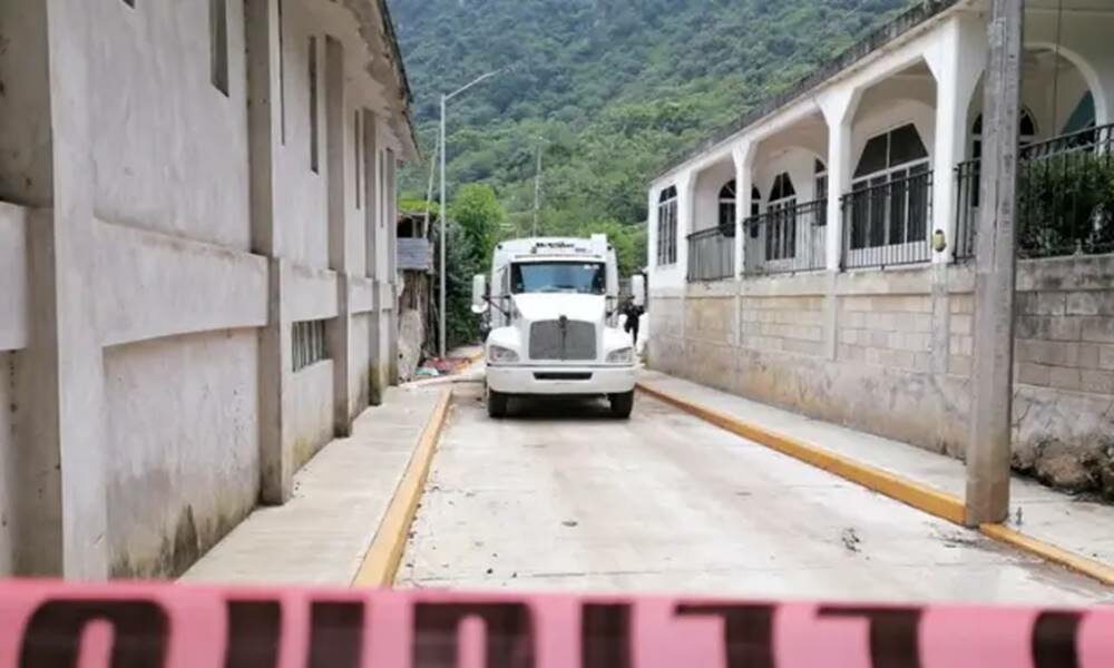 Tráiler atropella y mata a vendedora de tepache, en Río Blanco