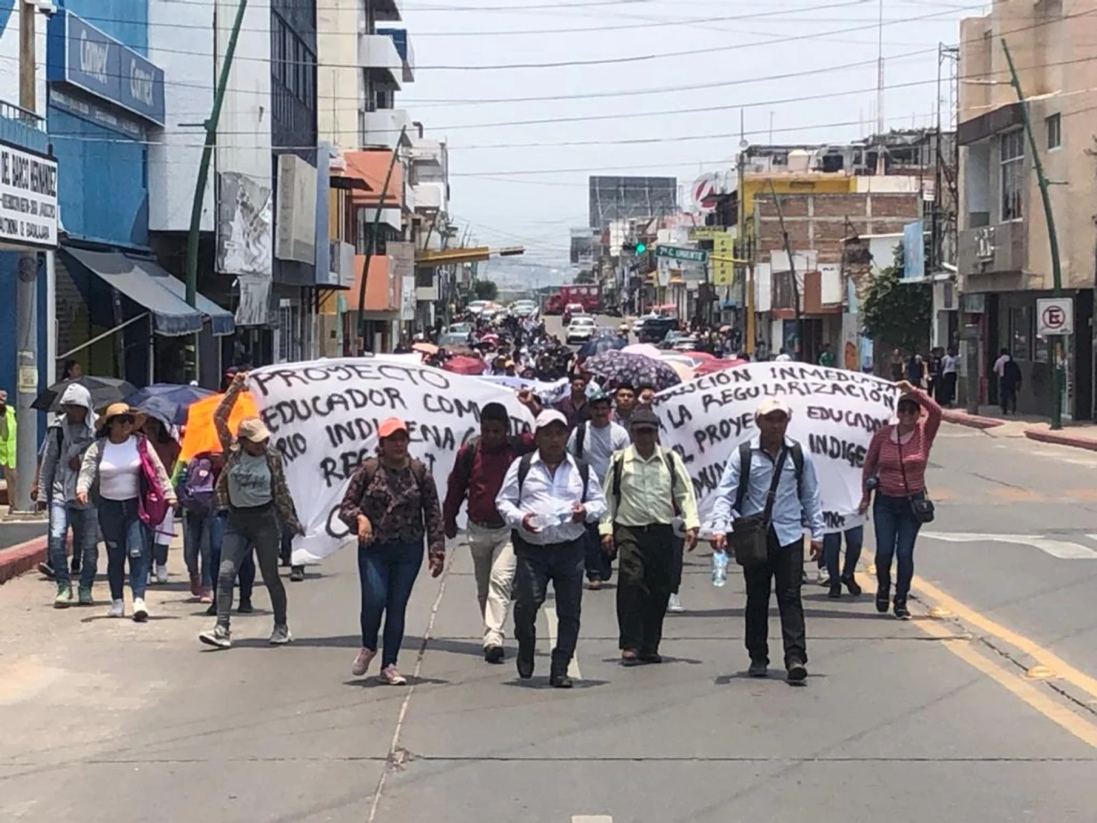 Maestros indígenas de Chiapas exigen aumento salarial y derechos laborales