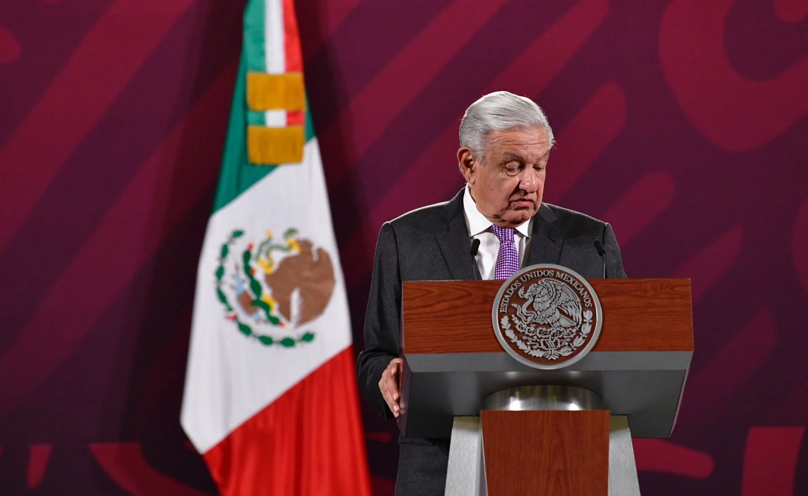 Perú declara persona non grata a AMLO