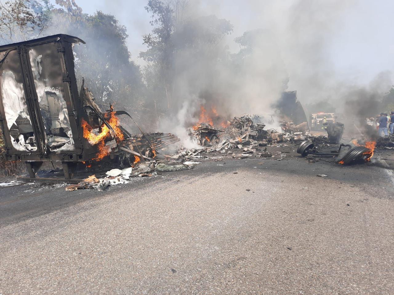 Chocan tráileres en Las Choapas: dejó tres muertos.