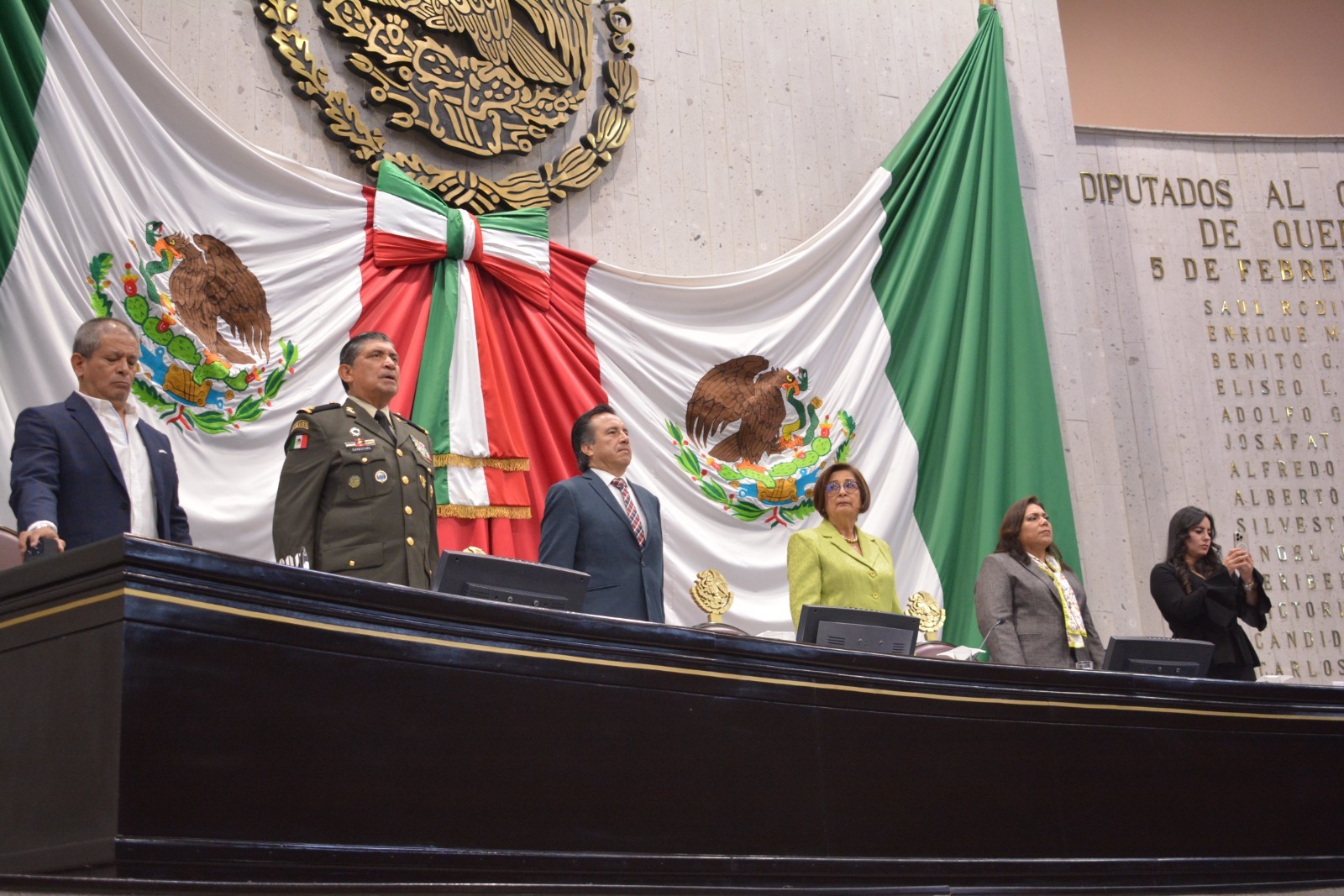 Celebran poderes de Veracruz 200 años del Heroico Colegio Militar