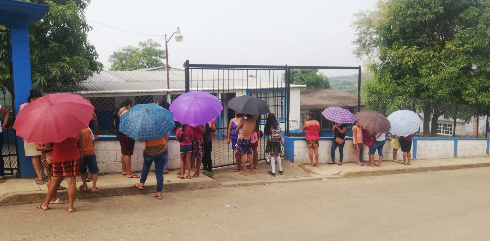 Quieren fuera a directora en primaria de Buenos Aires Texalpan de San Andrés Tuxtla