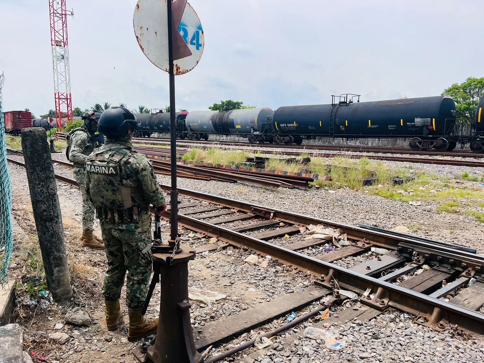 Marina toma control de Ferrosur en Coatza, por decreto de AMLO