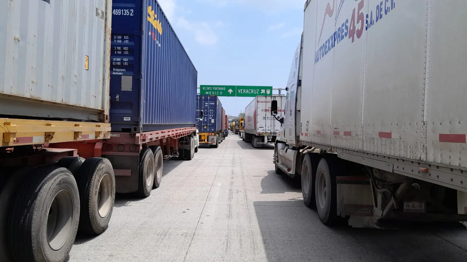 Bloqueo en acceso a recinto portuario de Veracruz suma más de 24 horas