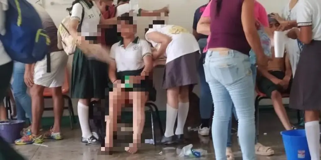 Alumnos sufren golpe de calor en secundaria de Soledad de Doblado