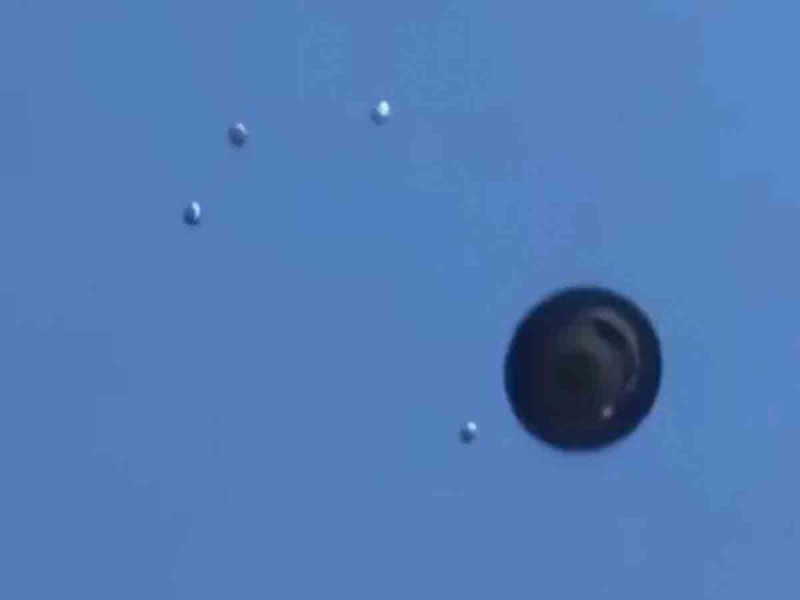 Captan a supuesta flotilla de ovnis sobrevolando el cielo de Tamaulipas