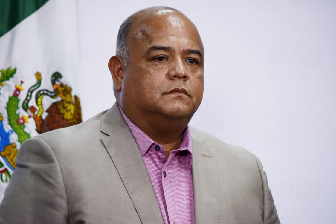 Eric Cisneros Burgos pierde en su «Auto-Encuesta» realizada en Veracruz.