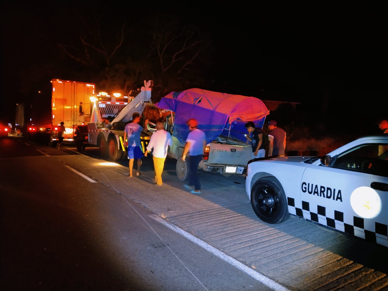 🚨 Un muer- to tras fuerte accidente en Santiago Tuxtla.