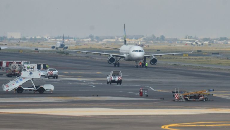 «Van a perjudicar a miles de trabajadores»: AMLO pide eliminar los amparos por la compra de Mexicana de Aviación