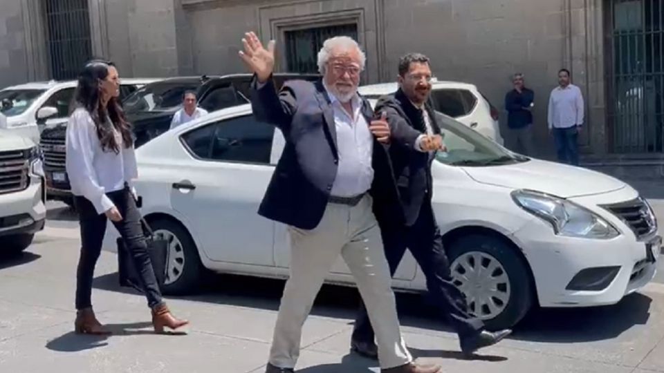 Morena en Palacio Nacional: AMLO recibe a Mario Delgado, a los gobernadores de la 4T y a su gabinete