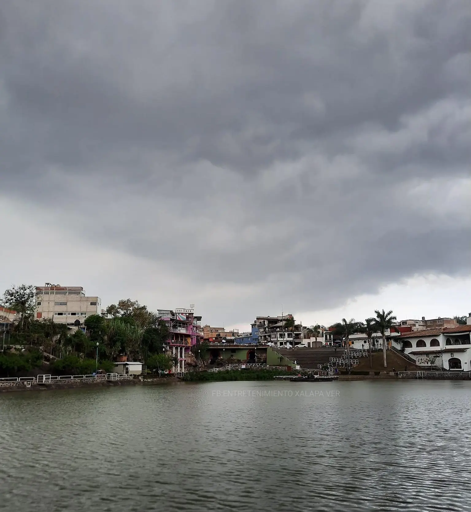 Ambiente cálido y posibles lluvias y nieblas por la tarde en Veracruz