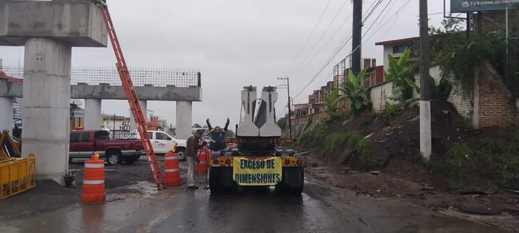 Cierran circulación en carretera 140 con dirección a Veracruz por obra