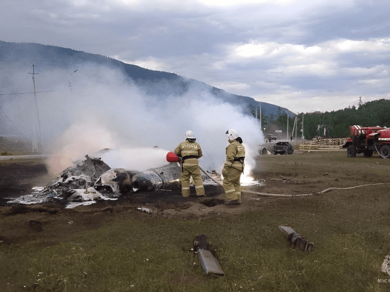 Helicóptero se desploma en Siberia y deja 6 muertos; graban el momento del accidente