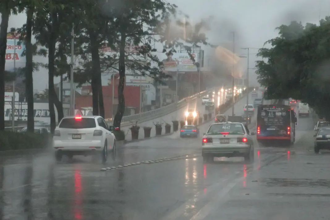 Este lunes 31 de julio seguirán las lluvias en Veracruz