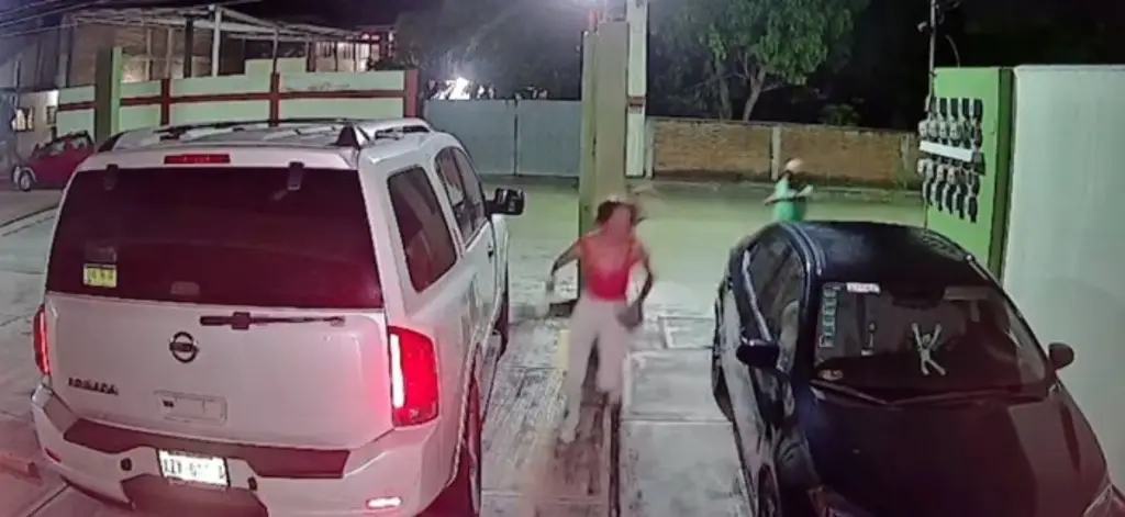 Captan momento en que mujer es perseguida por un sujeto al norte de Veracruz