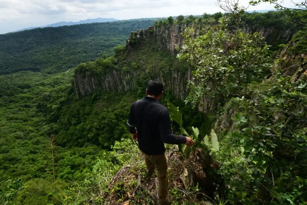 Localizan tres cráneos humanos en la Barranca La Aurora de Emiliano Zapata